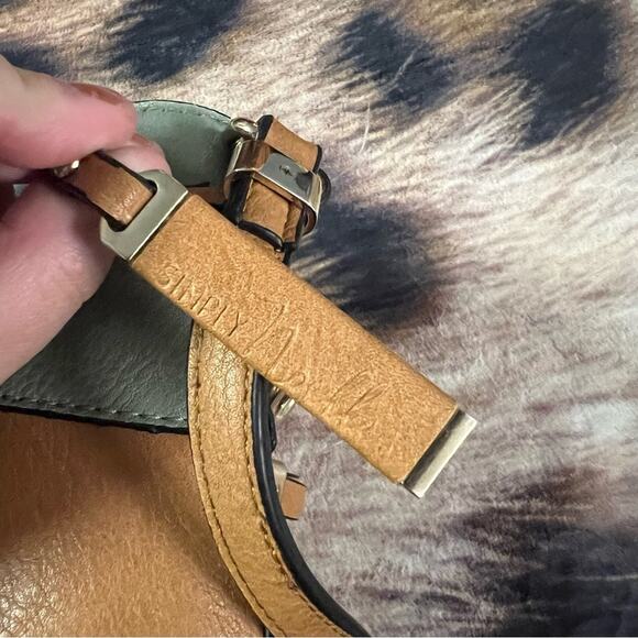 Simply Noelle Neutral Colorblock Crossbody or Shoulder Bag w/ Zipper Closures - Picture 8 of 14